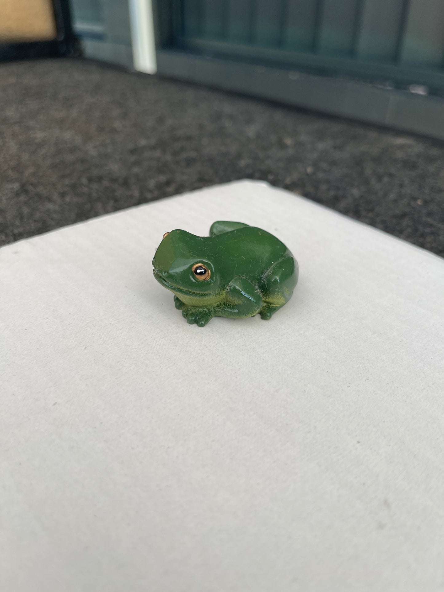 Green Frog Flat Lying (Realistic)